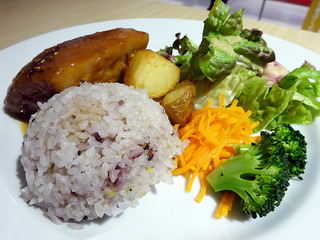 「UMEDA FOOD HALL」