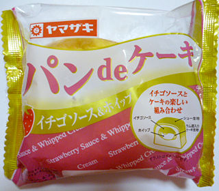 パンdeケーキ<イチゴソース&ホイップ>