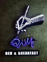 「Quip BED & BREAKFAST」