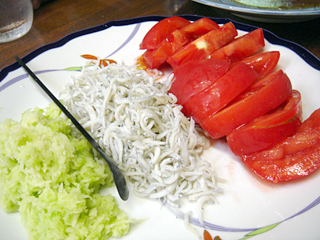 「かきぞの」トマトしらす