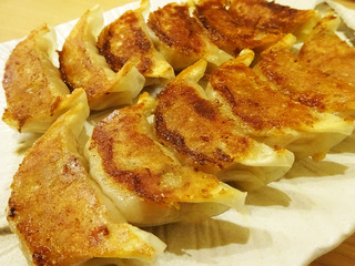 「餃子王」