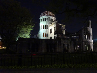 原爆ドームと周辺散歩