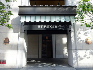 「ST REGIS」