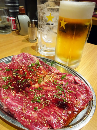 「焼肉マル」