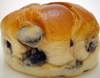 黒豆パン<きなこクリーム>