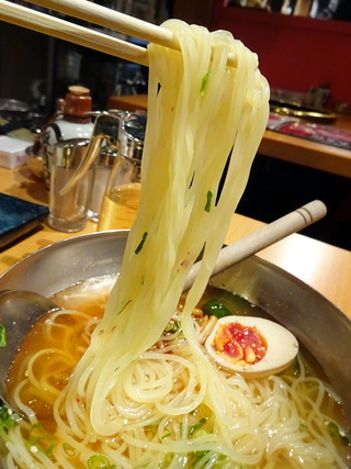 「焼肉マル」