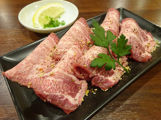 「牛兆」