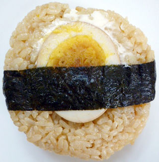 味飯おにぎり煮たまごマヨ