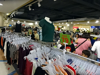 「central plaza」