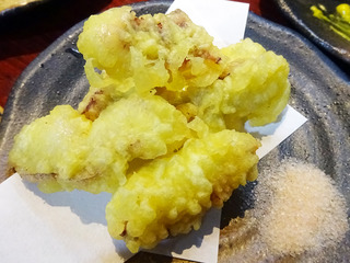 「カミナリ酒店」