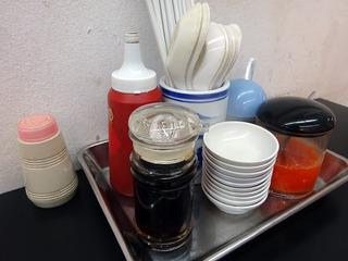 スーパーとチキンライス
