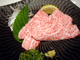 焼き肉栄伸 牛刺し