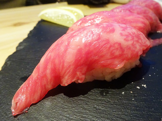 「肉バル吉田」