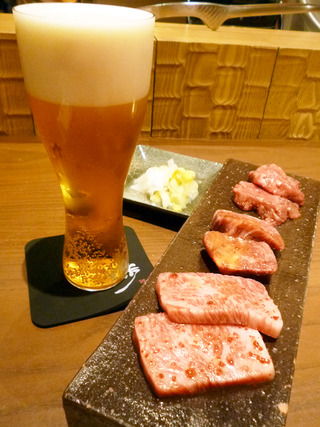 「肉彩一歩」