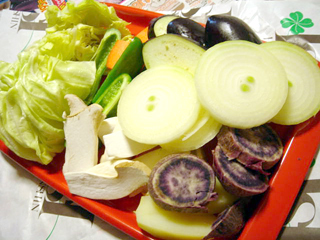 ホエー豚の焼肉 野菜盛り