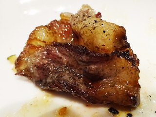 「焼肉マル」