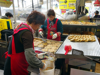 「広蔵市場」