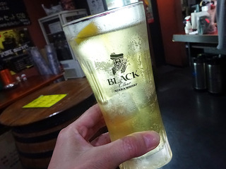 「カミナリ酒店」