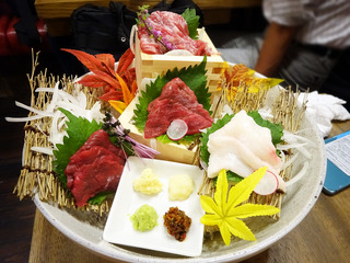 「肉寿司」
