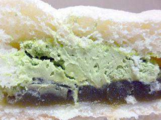 大福みたいなホイップあんぱん<宇治抹茶