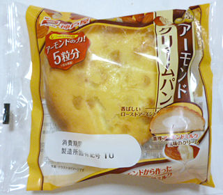 アーモンドクリームパン