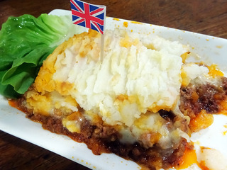 「カミナリ酒店」