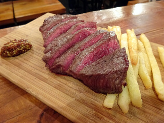 「肉バルMoooh!!」