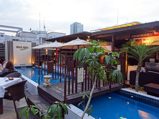 「HULA GRILL」