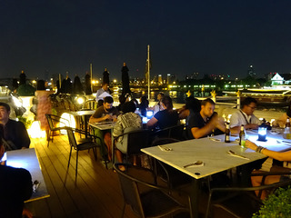 「YOD PIMAN RIVER WALK」