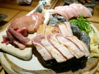 「六角鶏梅田堂山店」