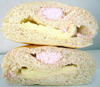 濃厚ホワイトチョコいちごホイップ