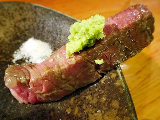 「炭火焼肉たむら」