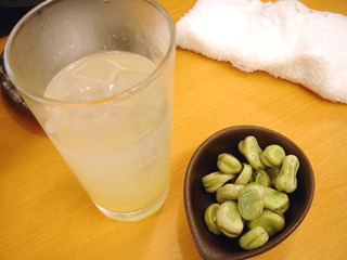 「銀座酒店」チューハイとそら豆