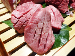 「北新地はらみ」