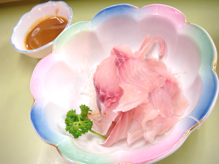 「まるます家」鯉のあらい