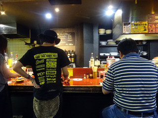 「カミナリ酒店」