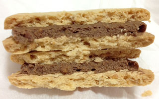 アーモンドビスケット