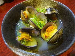 「カミナリ酒店」