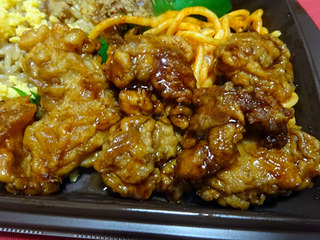 ピリ辛チキン&鶏そぼろ弁当