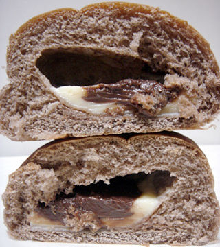 チロル ミルクチョコパン
