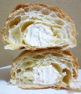ホイップクリームクロワッサン(ジャージー牛乳入りホイップ)