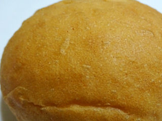 豆乳仕込みの豆乳クリームパン