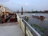 「YOD PIMAN RIVER WALK」