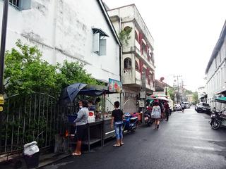 路上屋台でちょい食べ