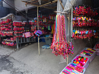 「Waroros Market」