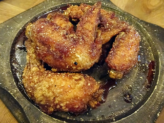 「炭火バルあじと」
