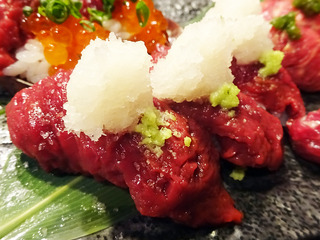 「肉バルで肉寿司ジョッキー」