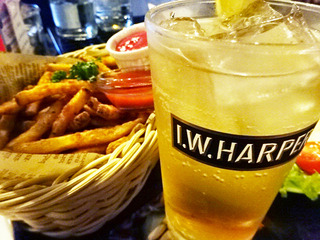 「IRISH PUB WISTERIA」
