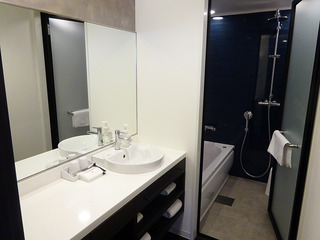 「HOTEL VISCHIO OSAKA」