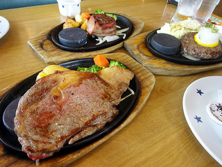 「ステーキのどん」
